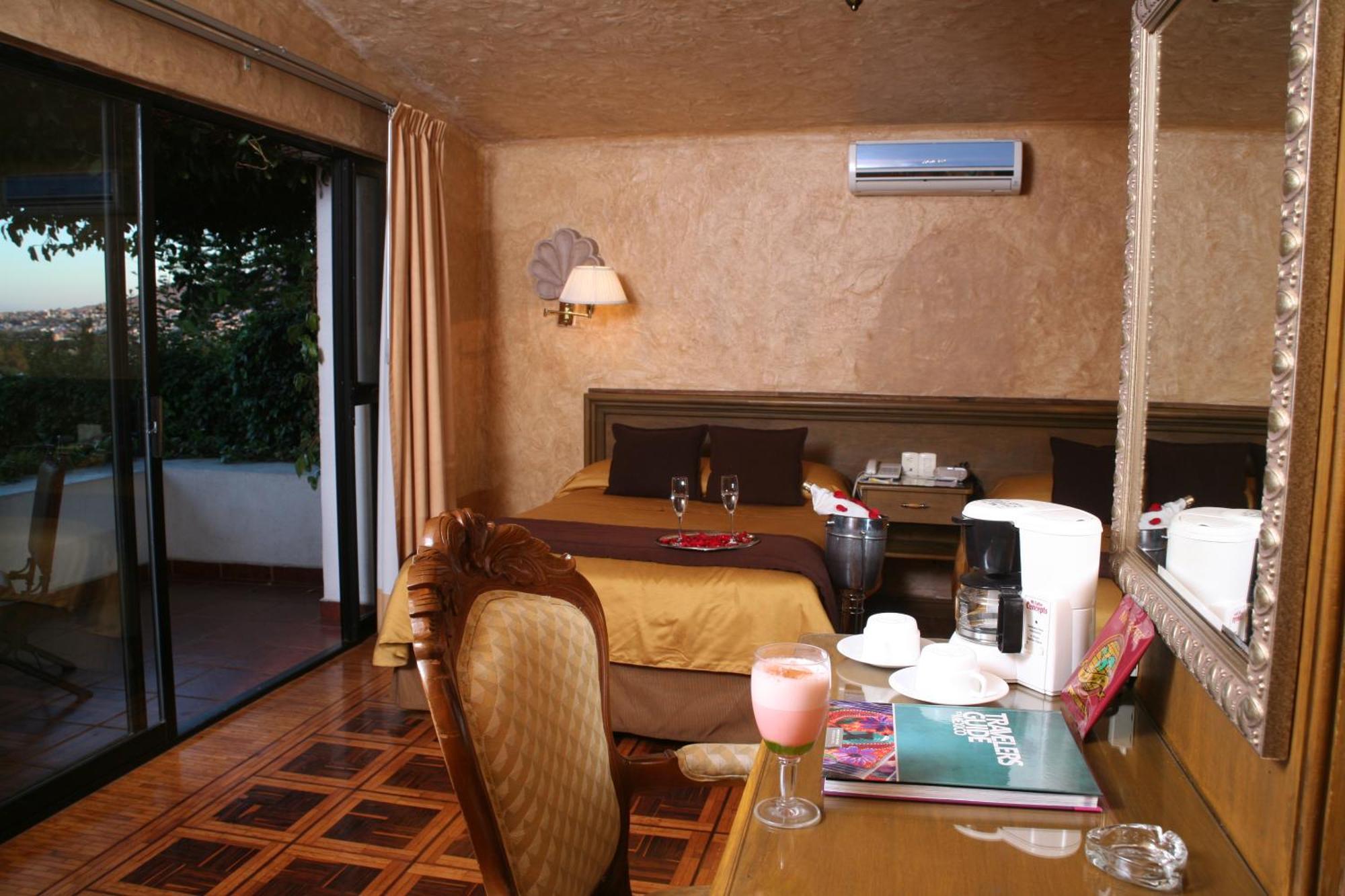 Casa De La Loma Hotel มอเรเลีย ภายนอก รูปภาพ